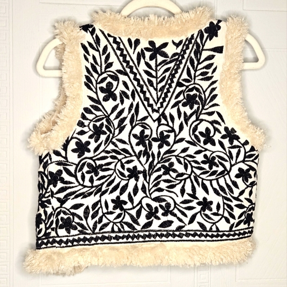 Free People Cream and Black Floral Vest - Picture 2 of 9
